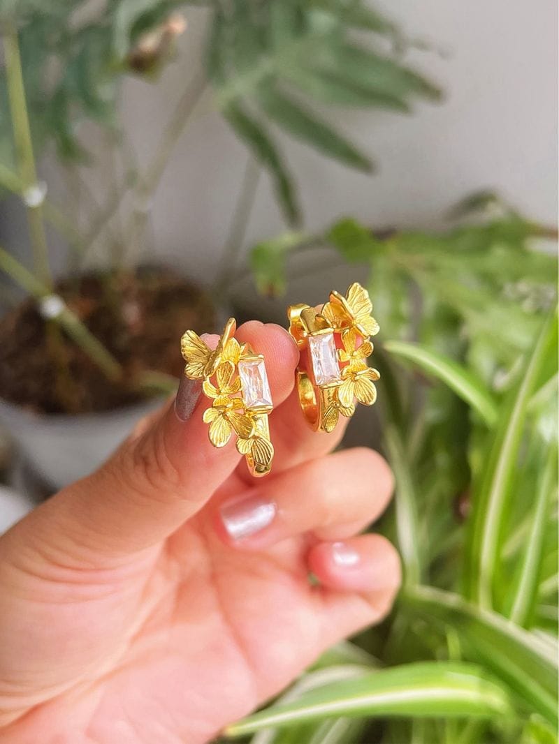 Floré Crystal Hoops