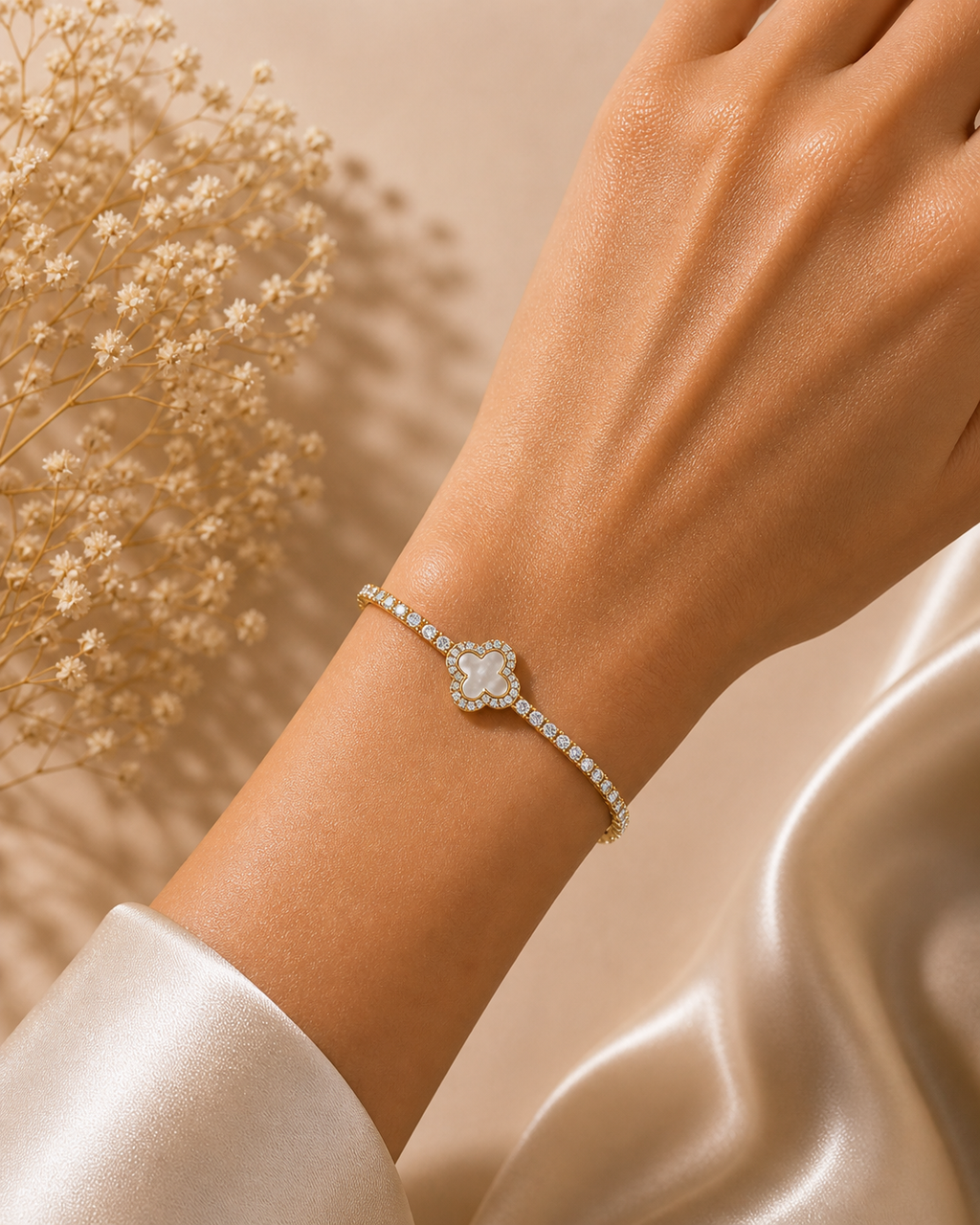 Clovera Charm Bracelet (Gold)