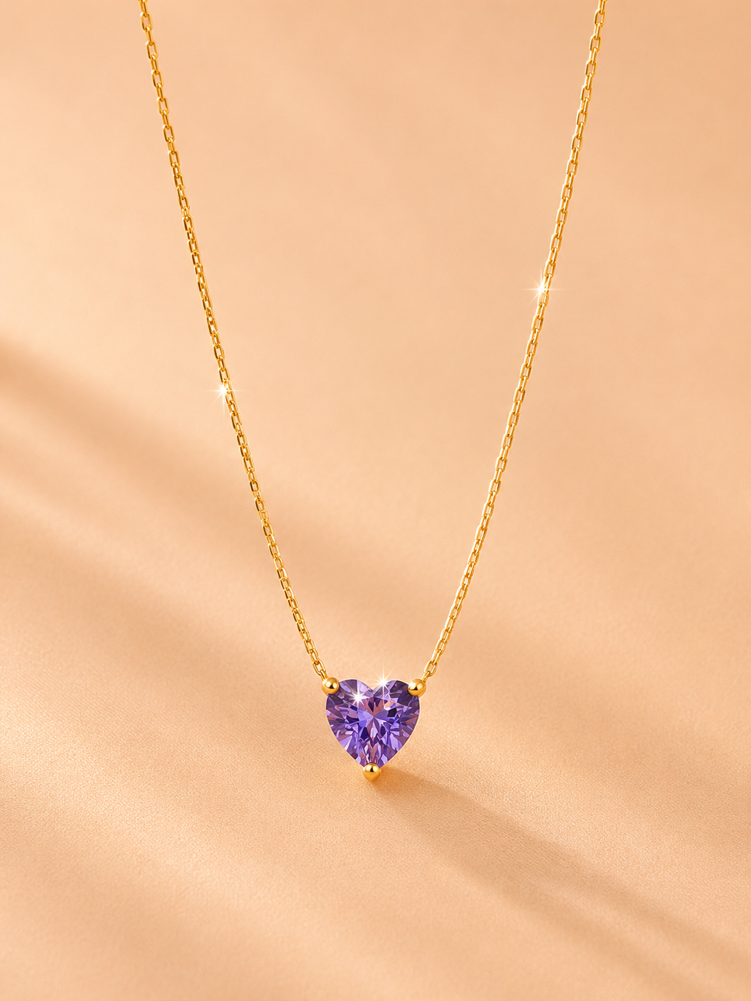Lavéline Heart Necklace