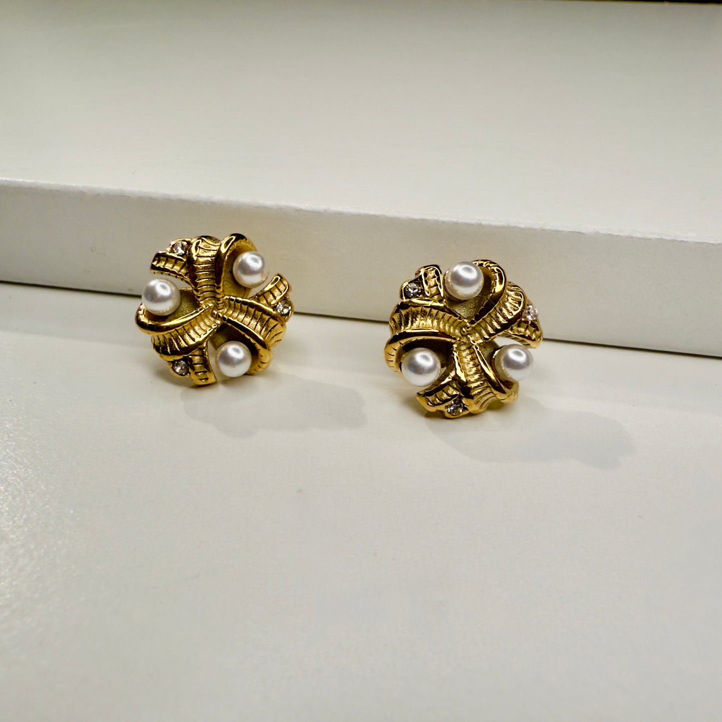 Swirl Pearl Earrings