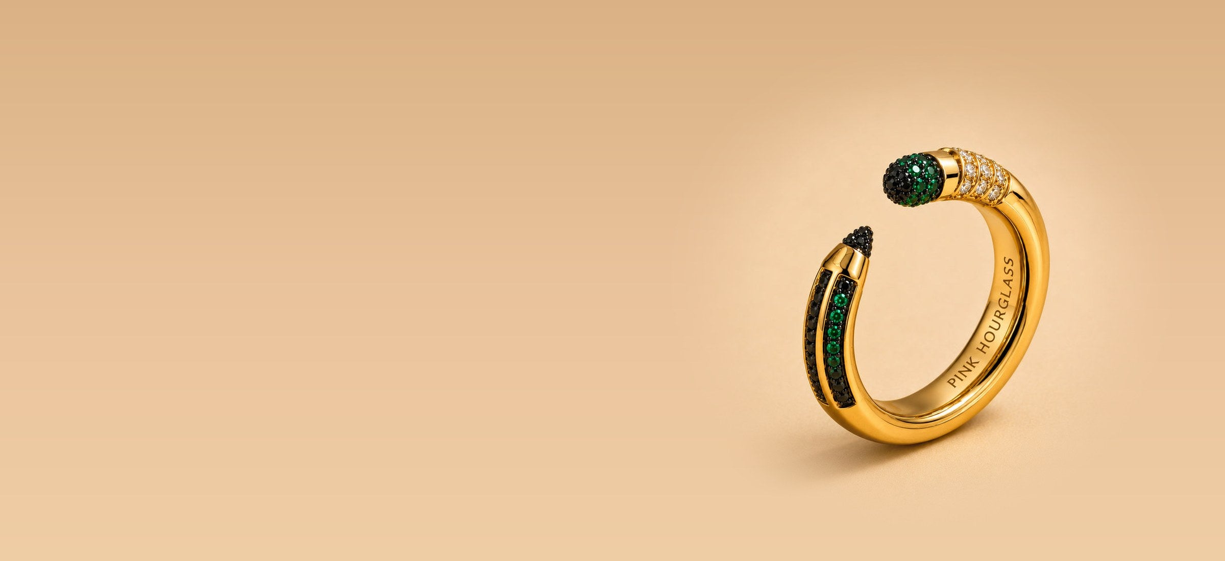 Emerald Scribble Ring on the Pink Hourglass apricot studio ground